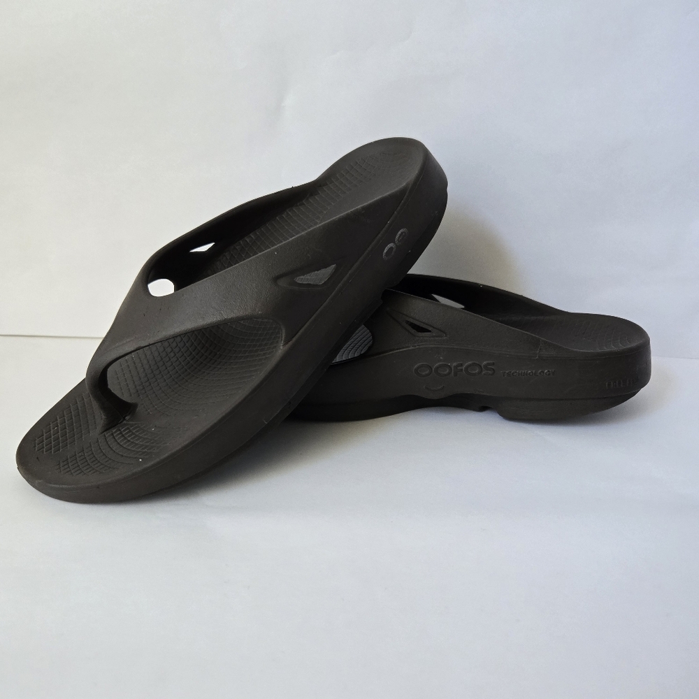 OOFOS Dark Brown Slide Sandals Mens 5 Womens 6